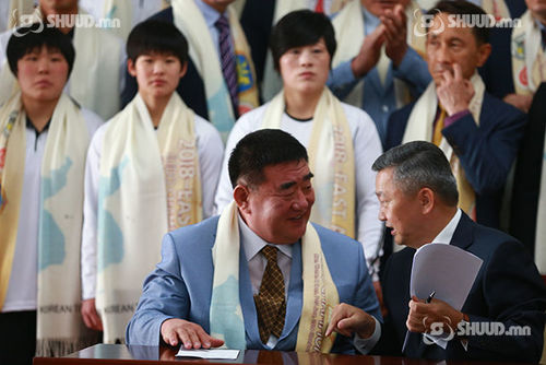 Хоёр Солонгосын жүдо бөхийн нэгдсэн баг Монголд ирлээ